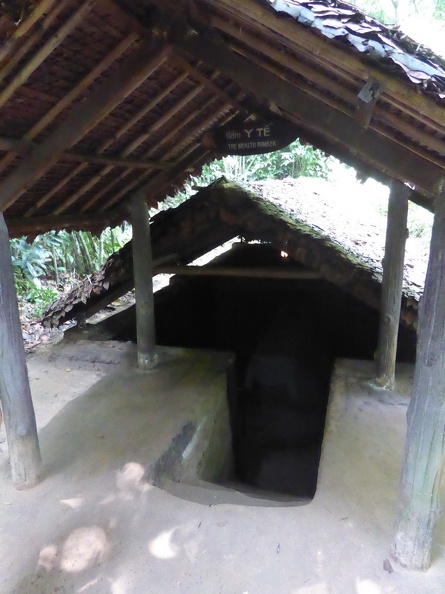 cu-chi-tunnels-vietnam-074.jpg