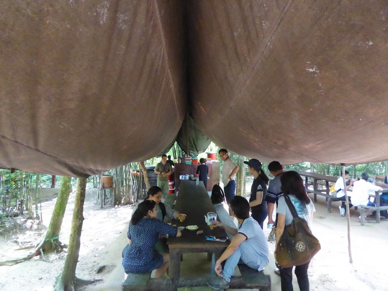 cu-chi-tunnels-vietnam-081