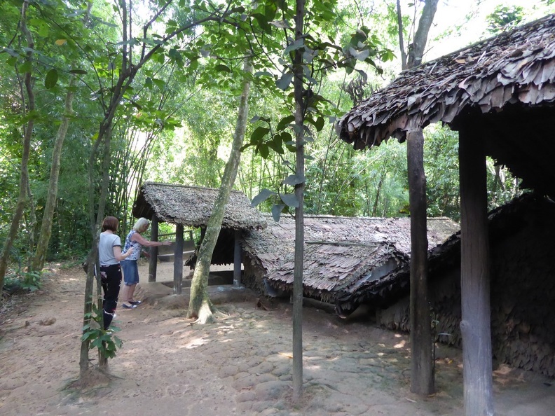 cu-chi-tunnels-vietnam-084