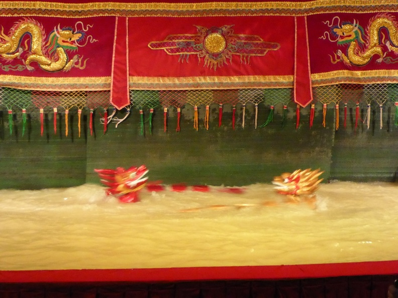 ho-chi-minh-water-puppet-008.jpg