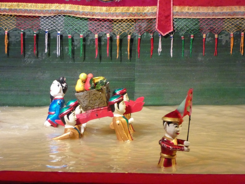 ho-chi-minh-water-puppet-013.jpg