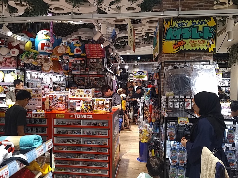 Don-Don-Donki-Quijote-sg-007.jpg