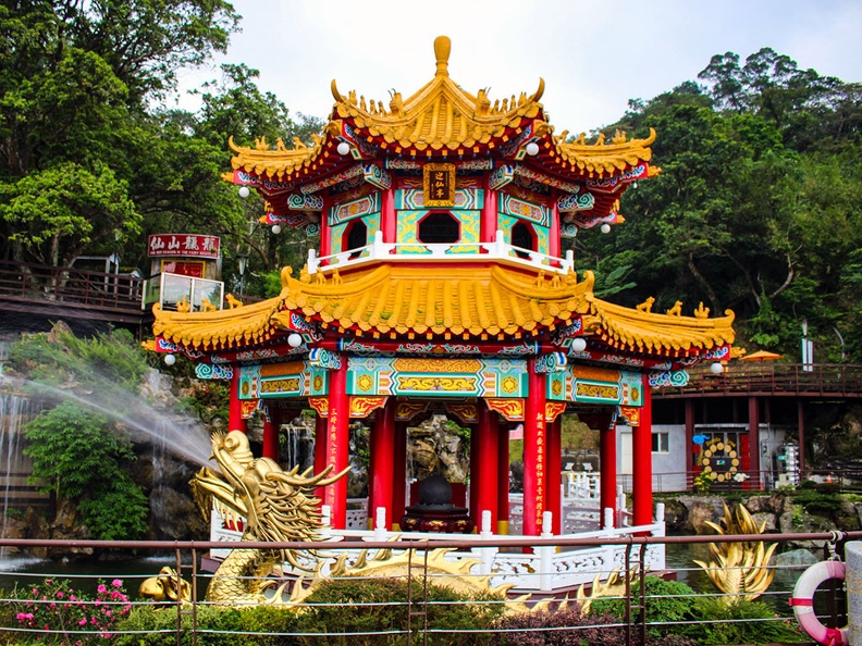 taipei-maokung-hill-gondola-tea-temple