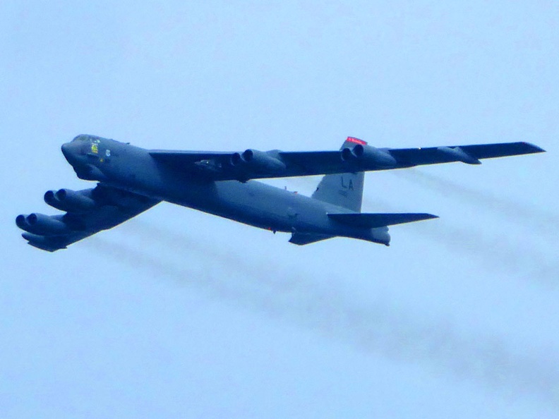 sg-airshow-b52.jpg