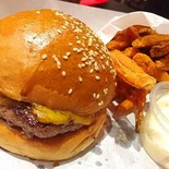 wolf-burgers-changi-09.jpg