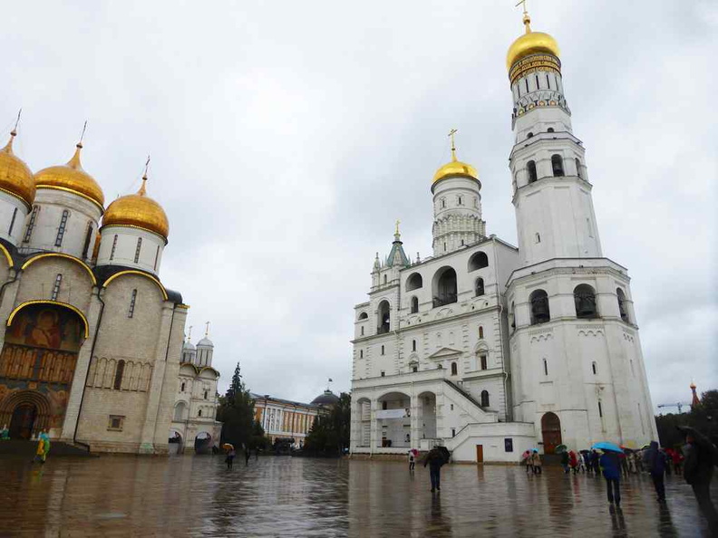 moscow-inner-kremlin-square-09.jpg