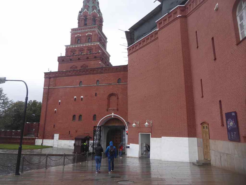 moscow-inner-kremlin-square-01.jpg