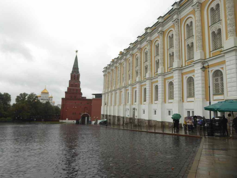 moscow-inner-kremlin-square-03.jpg