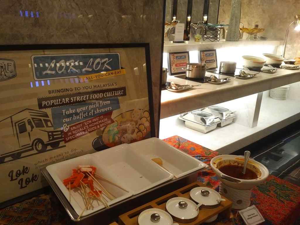 royale-buffet-mercure-bugis-14