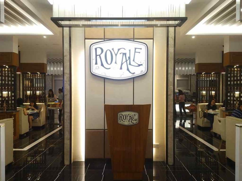 royale-buffet-mercure-bugis-01