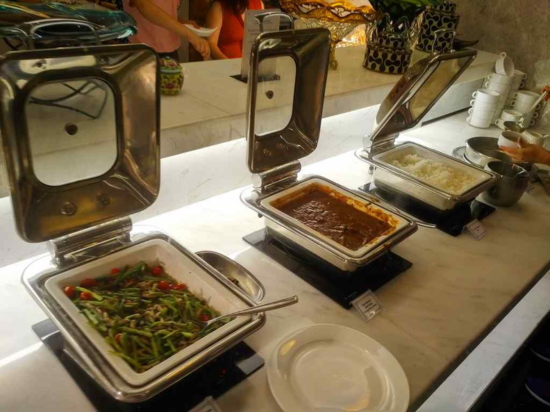 royale-buffet-mercure-bugis-03