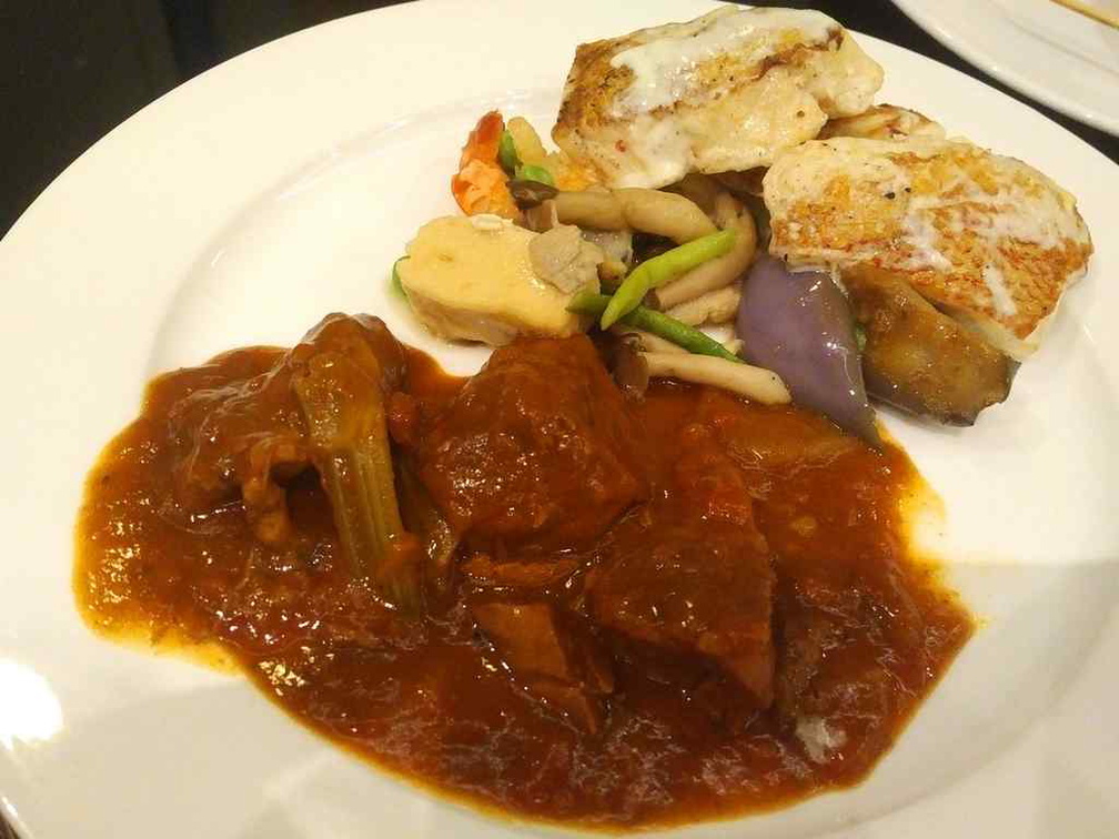 royale-buffet-mercure-bugis-05