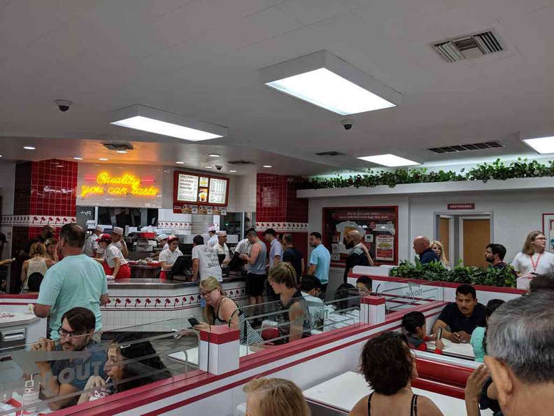 in-and-out-burger-03.jpg