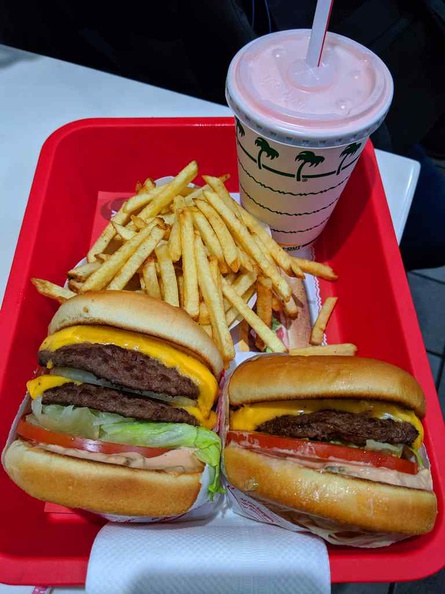 in-and-out-burger-08.jpg