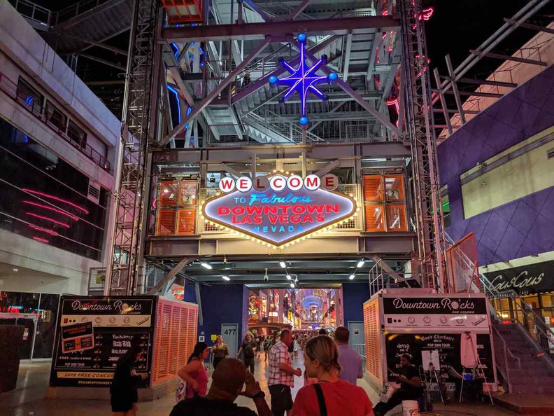 fremont-street-experience-las-vegas-08