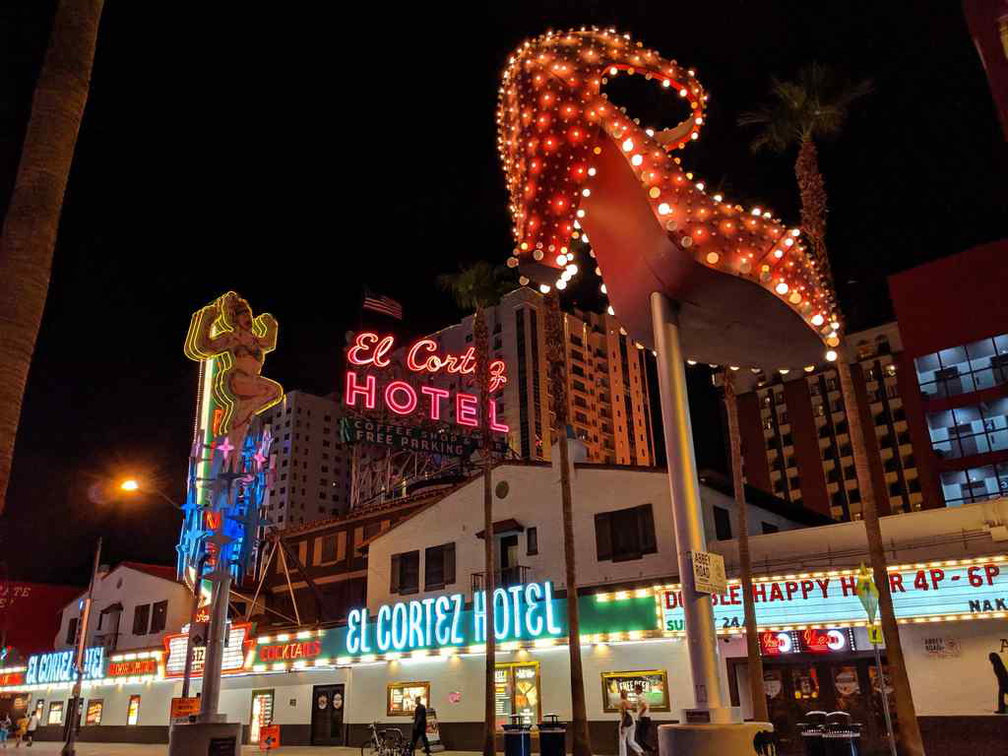 fremont-street-experience-las-vegas-18