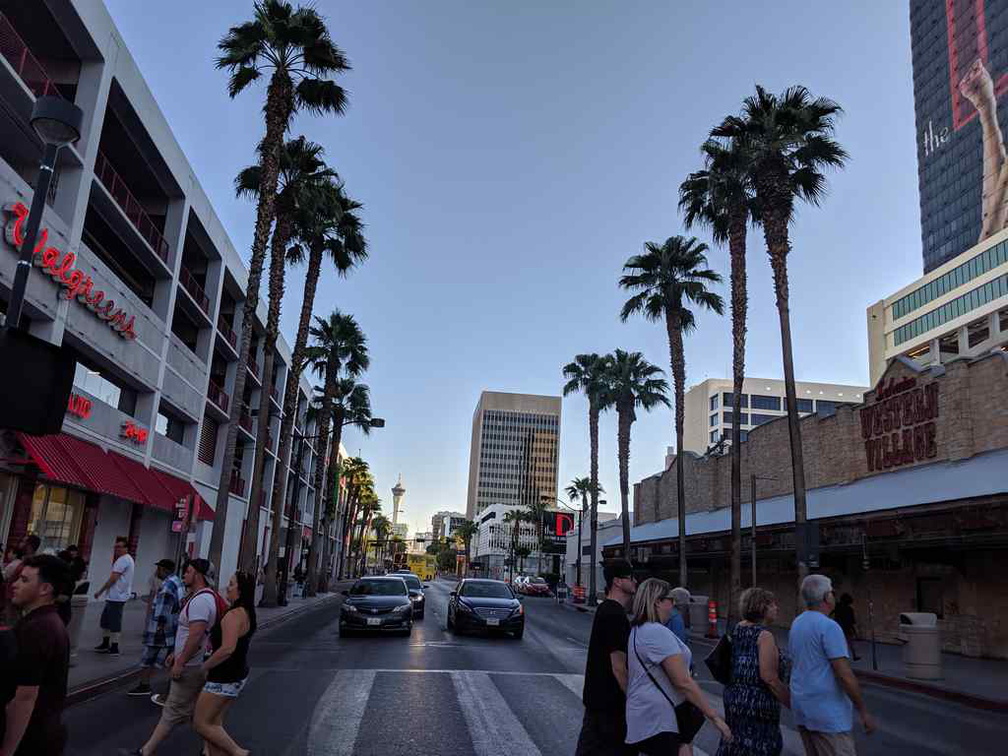 fremont-street-experience-las-vegas-02