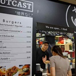 social-outcast-burger-02