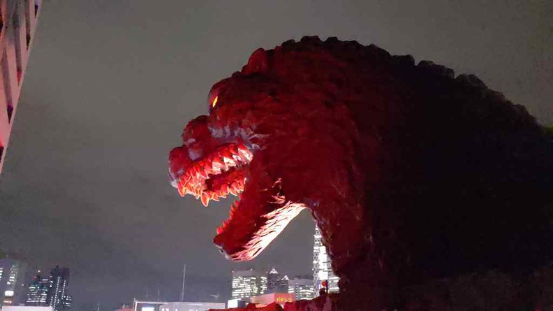 tokyo-shinjiku-godzilla-029