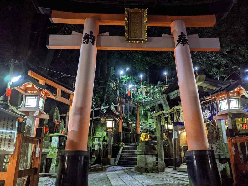 kyoto-fushimi-inari-japan-34