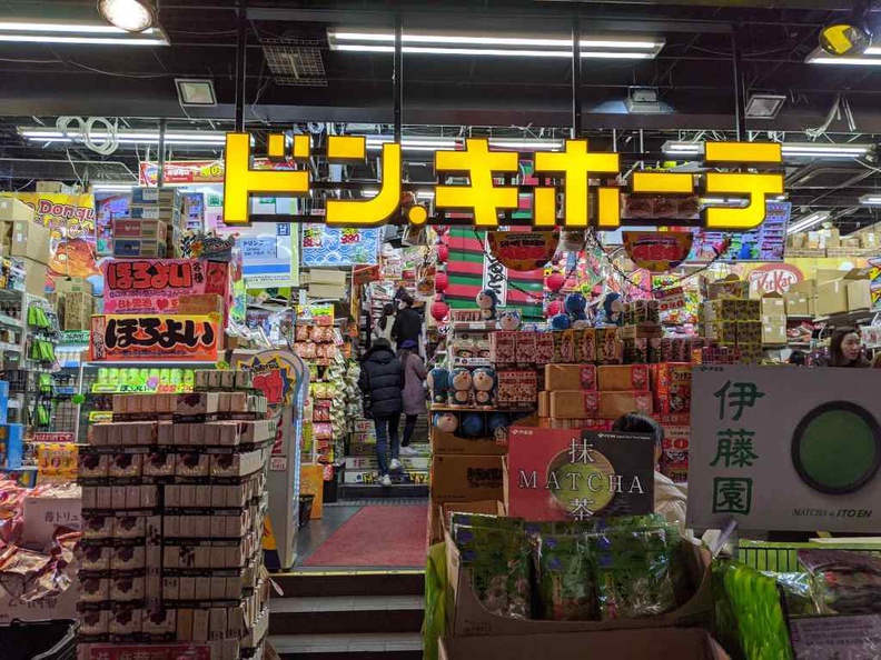 donki-osaka-dotonbori-21