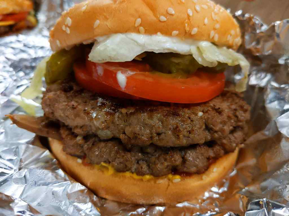 five-guys-burgers-singapore 01