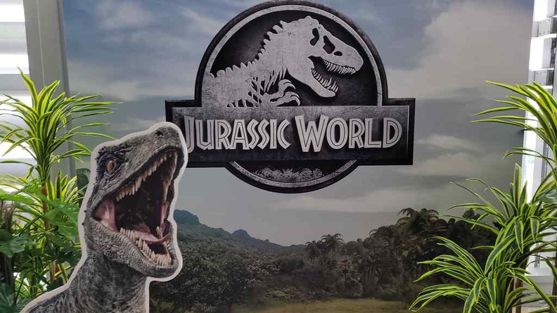 jurassic-world-cafe-002.jpg