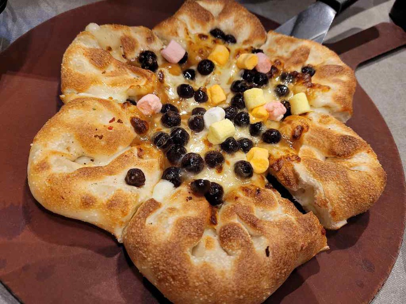 pizzahut-blossom-pizza-002.jpg