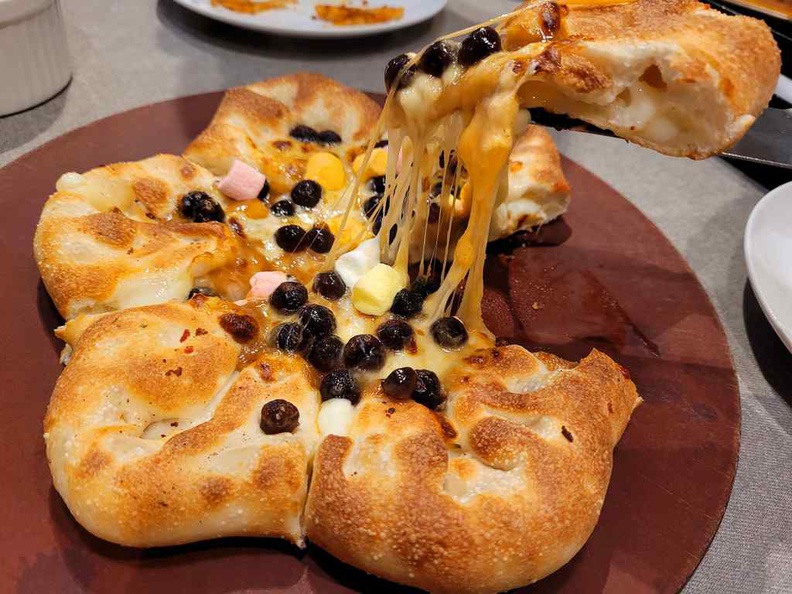 pizzahut-blossom-pizza-004.jpg