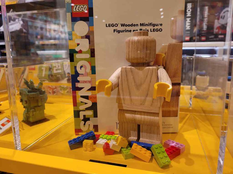 lego-store-suntec-015