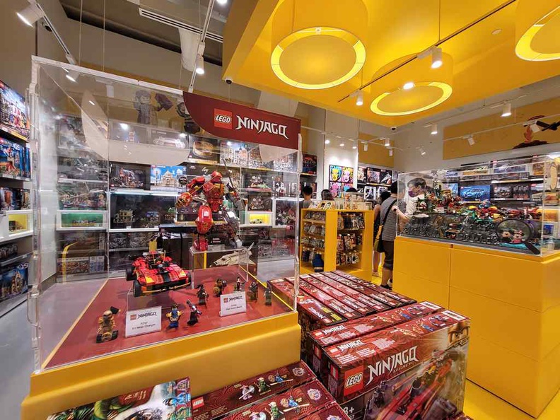 lego-store-suntec-022.jpg