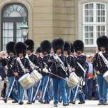 copenhagen-denmark-amalienborg-palace-guards-003