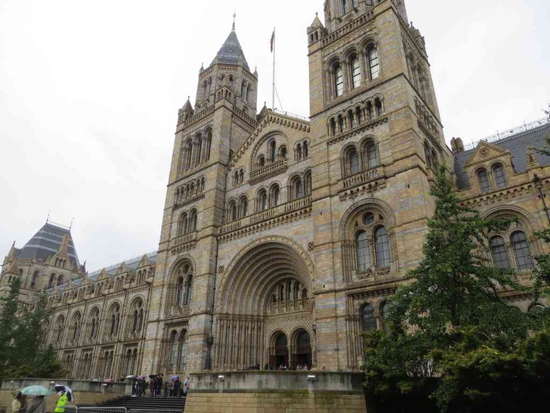 london-natural-history-museum-01.jpg