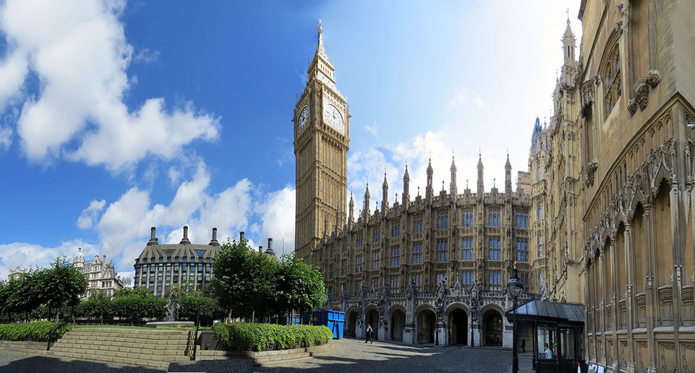 palace-of-westminster-exterior-panorama