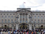 buckingham-palace-front-02