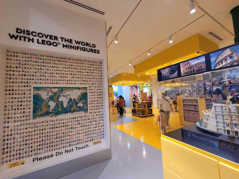 sentosa-lego-shop-08.jpg