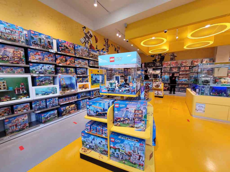 sentosa-lego-shop-11.jpg