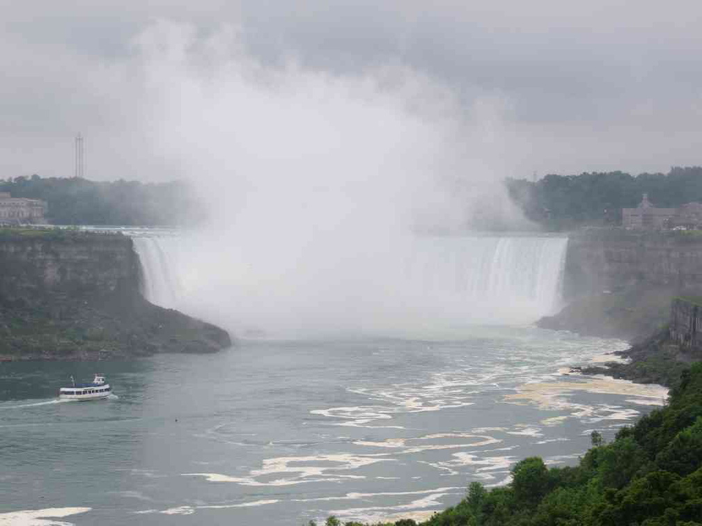 niagara falls ontario-maid-mist-11