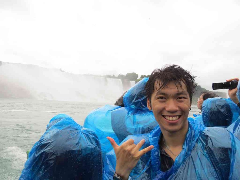 niagara falls ontario-maid-mist-02