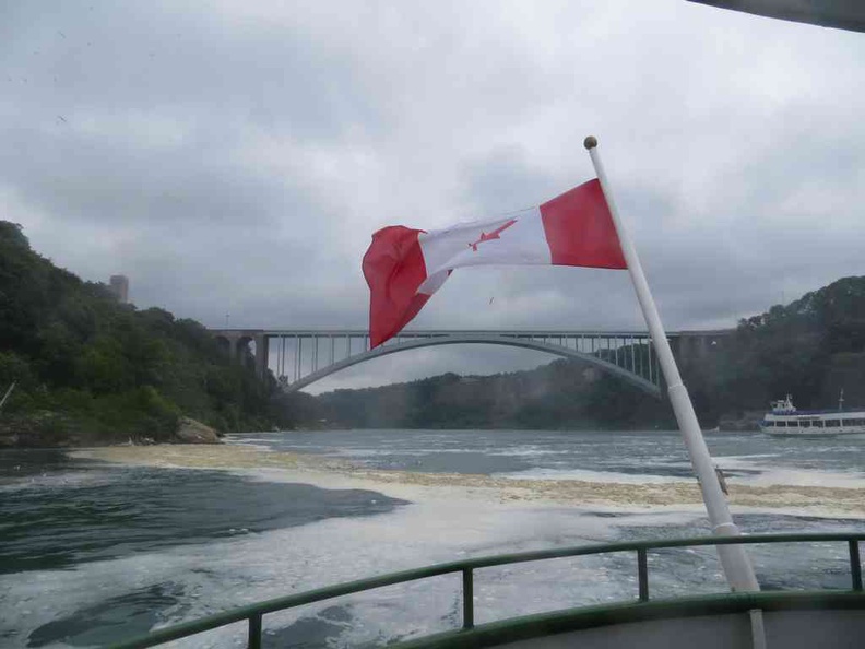 niagara falls ontario-maid-mist-03