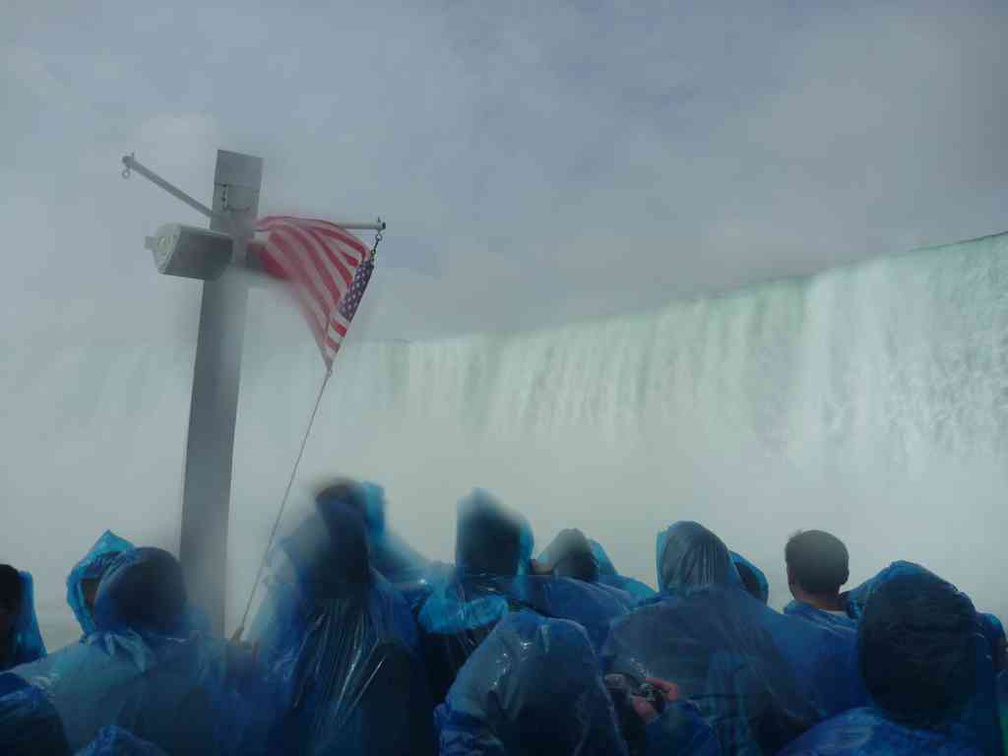 niagara falls ontario-maid-mist-05