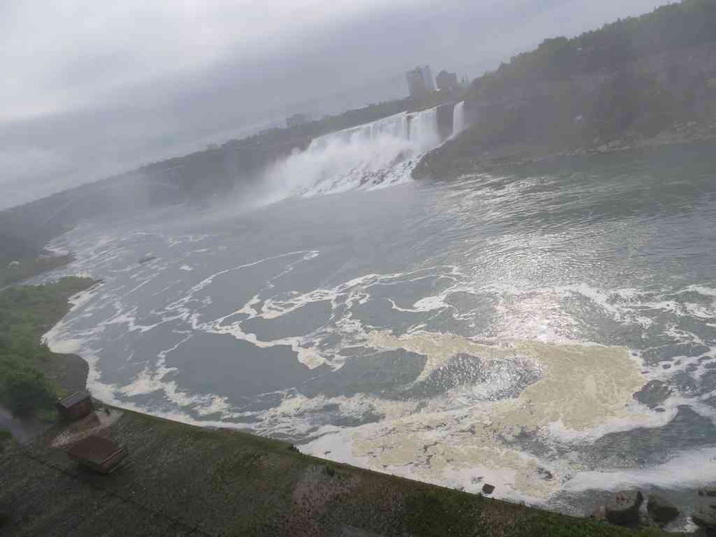 niagara falls ontario-maid-mist-09