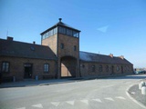 auschwitz-concentration-camp-29