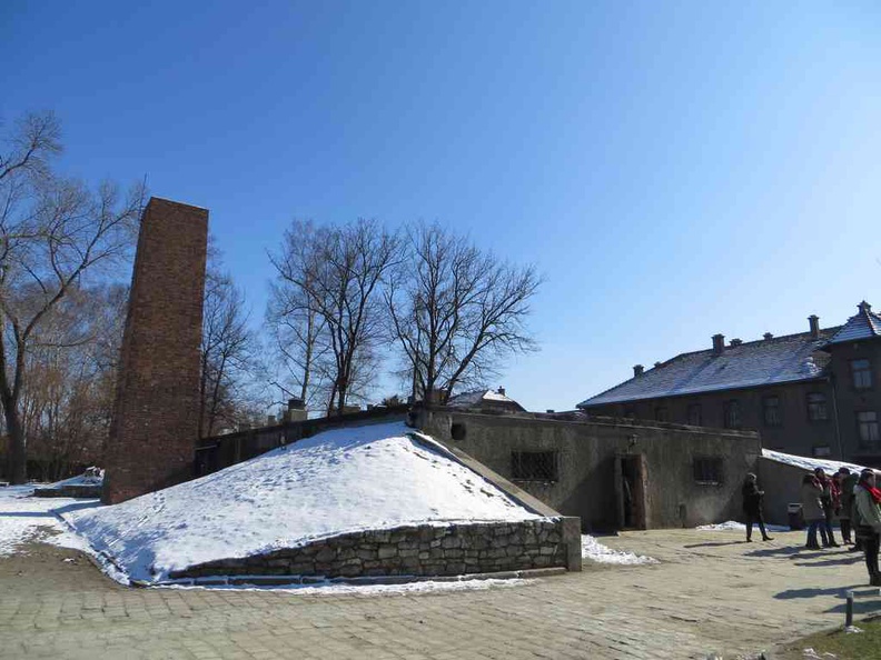 auschwitz-concentration-camp-28