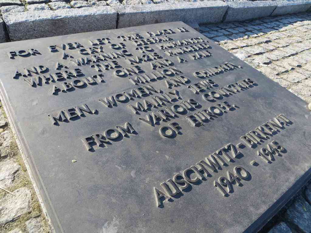 auschwitz-concentration-camp-40