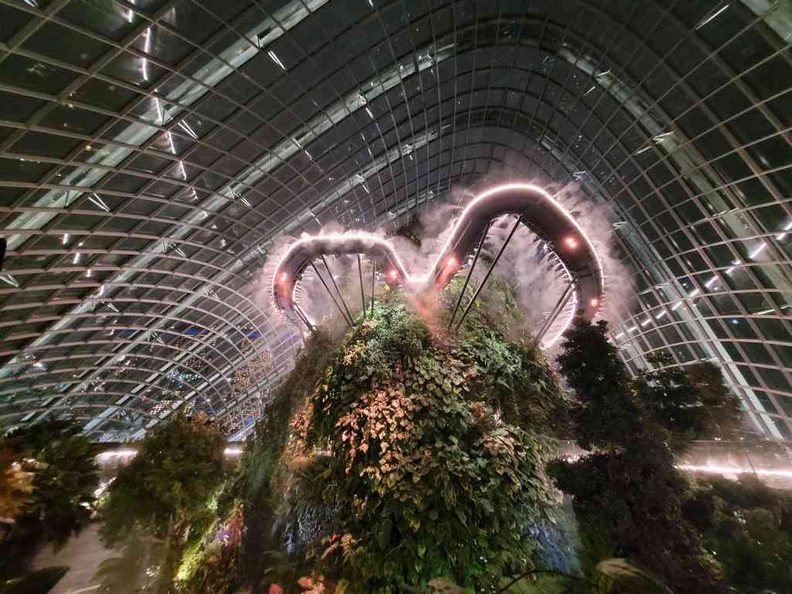 weird-but-true-cloud-forest-gardens-by-bay-11.jpg