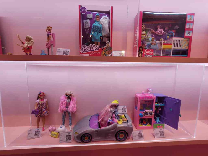 house-of-dreams-barbie-20.jpg