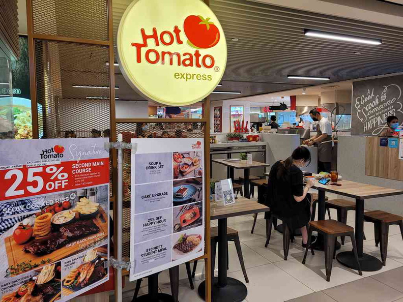 hot-tomato-restaurant-11.jpg