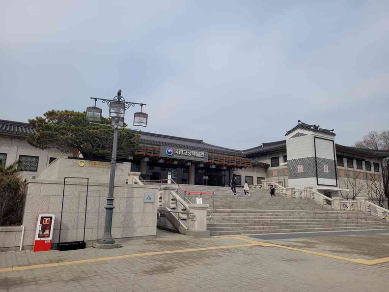 gyeongbokgung-palace-seoul-03.jpg
