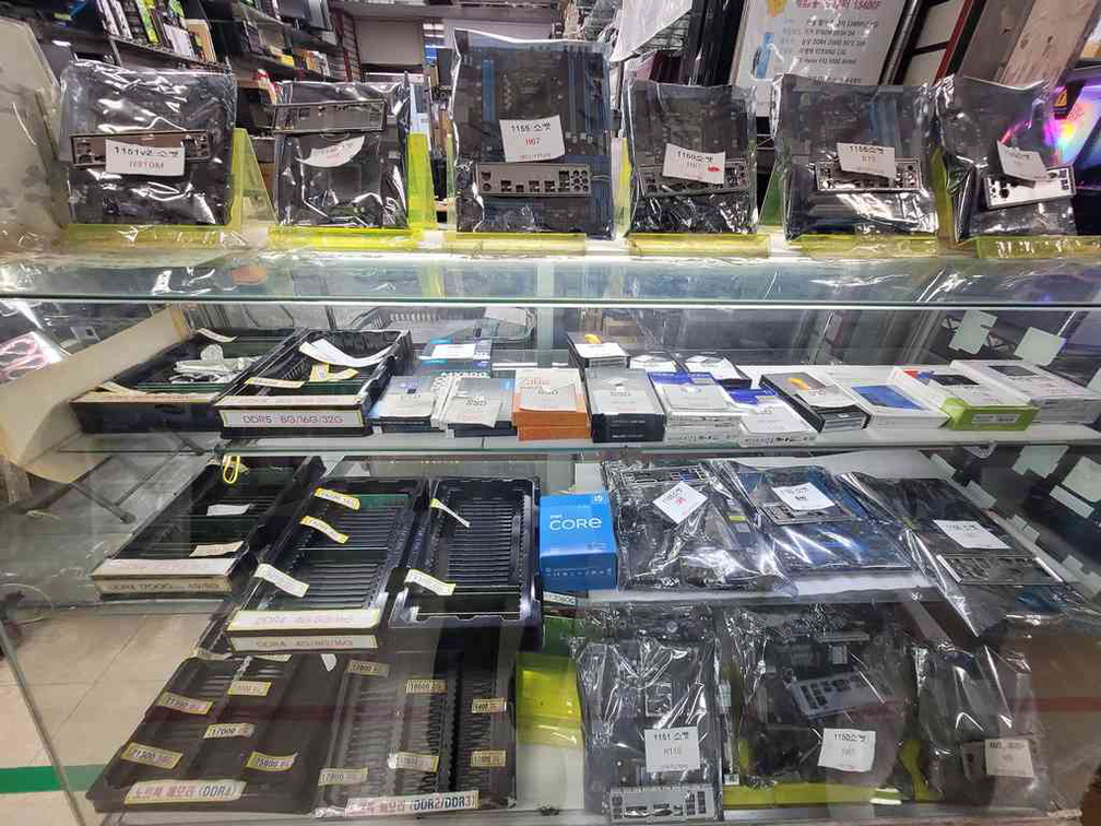 yongshan-seoul-electronics-market-17